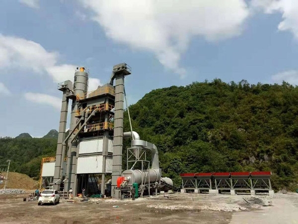 大型路面機(jī)械(可搬遷)瀝青攪拌站